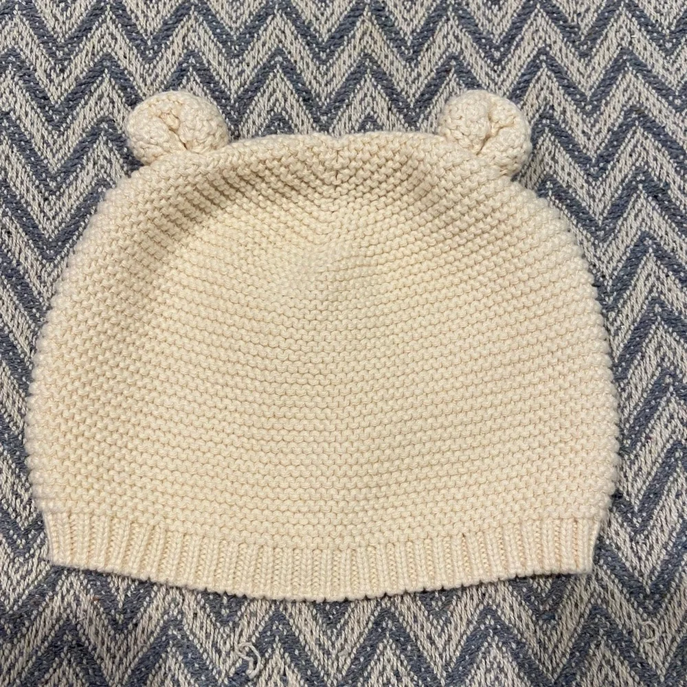 GAP Cream Knit Hat with Bear Ears